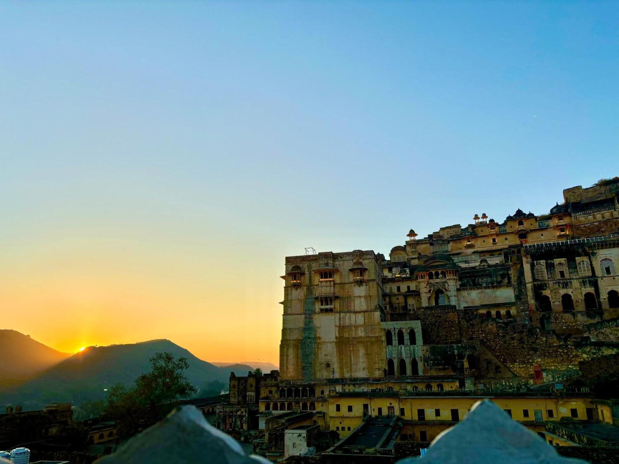 The Palace View Homestay & Restaurant บุนดิ ภายนอก รูปภาพ